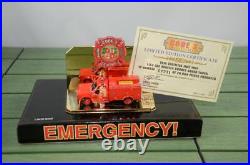 Code 3 Collectibles Los Angeles County Fire Department 1/64 Squad Truck
