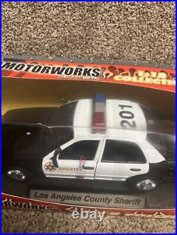 Los Angeles County Ford Crown Victoria Police Car White 1/18 Motorworks Diecast