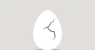 Eggs Over Uneasy Laura Childs